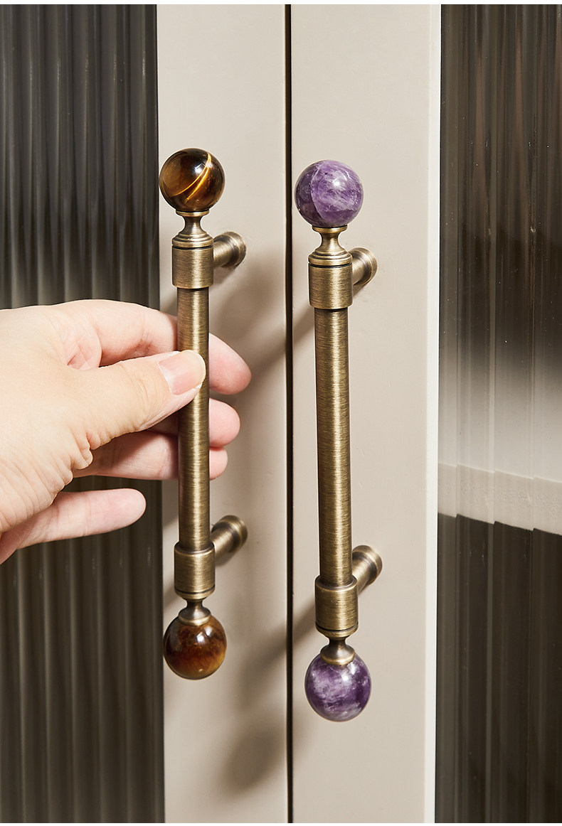 ヴィンテージ真鍮製キャビネットハンドル、大理石ノブ付きレトロ - Vintage Furniture Hardware Pulls のレビューと価格